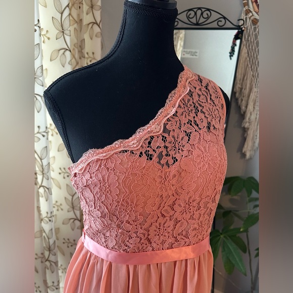 Dress in peach color! - Picture 3 of 3